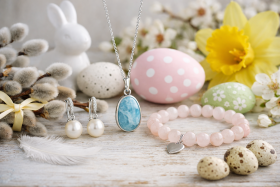 Velikonoce jako symbol nového začátku: tradice, jaro a šperky, které potěší