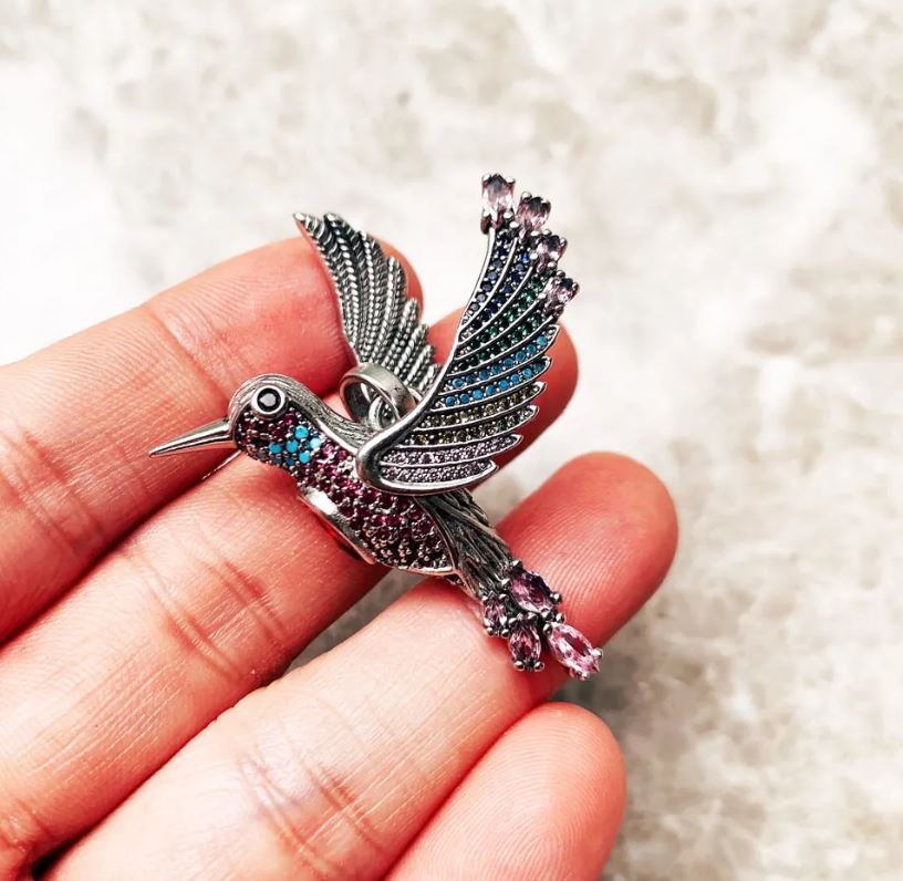 Aranys Magický stříbrný přívěsek kolibřík s kameny 15528