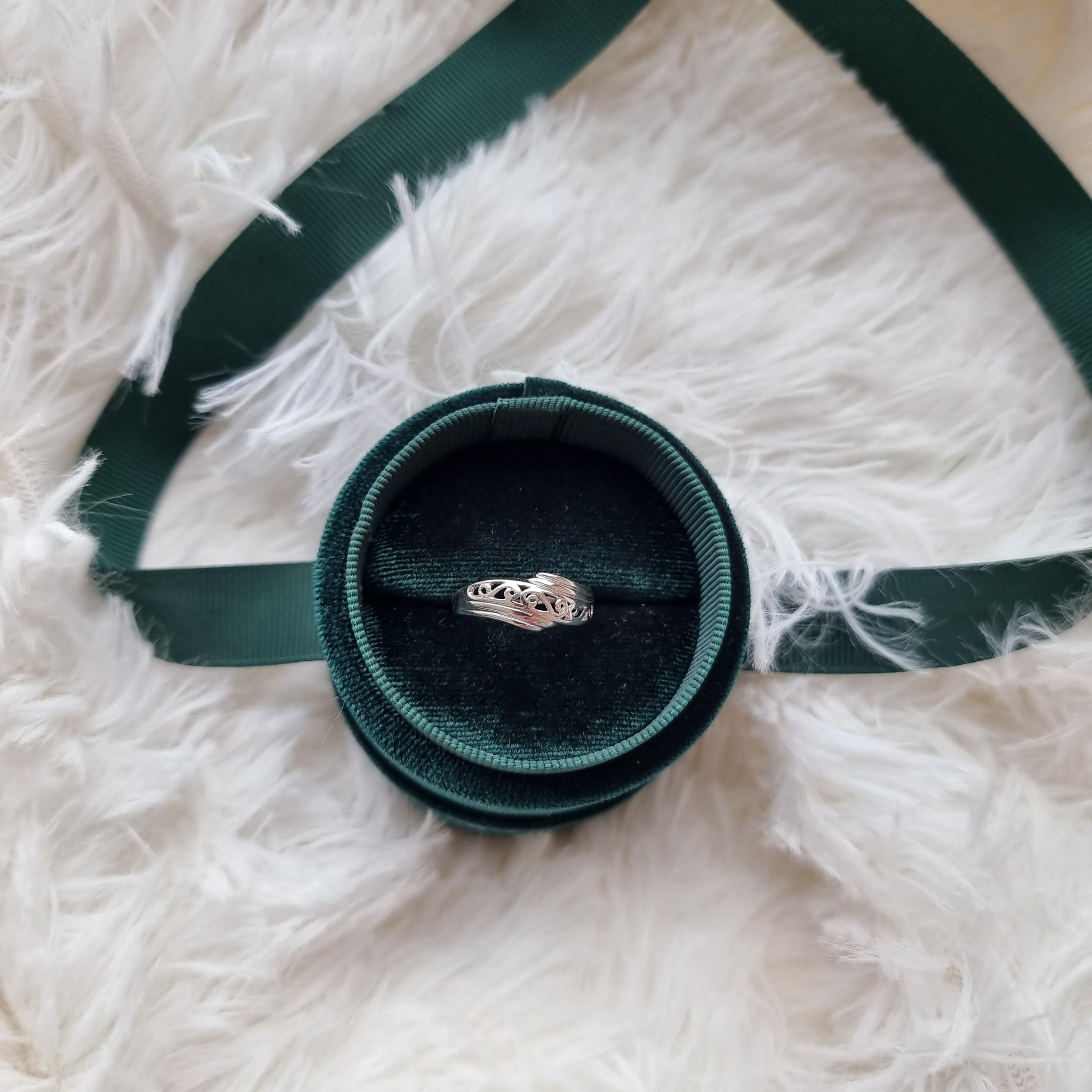 Aranys Stříbrný prsten s ornamenty, 53 08654