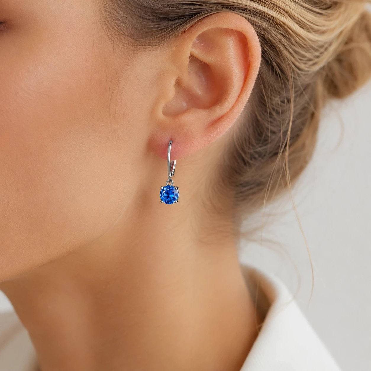 Ocelové náušnice s krystalem Swarovski Brilla Šedá