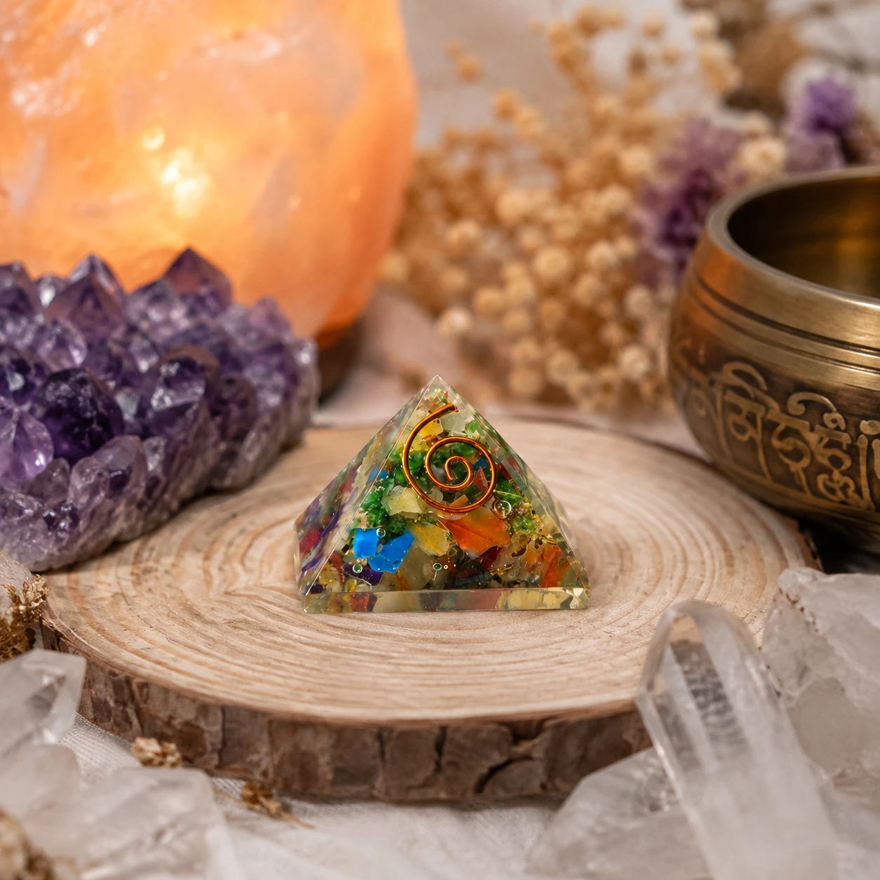 Minerální pyramida z orgonitu Transformace