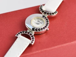 Dámské hodinky elegantní český granát
