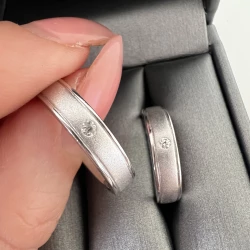 Snubní prsteny stříbrné se zirkonem lesk/mat