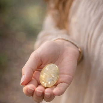 Citrínový hmatový kámen