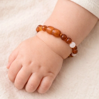 Jantarový náramek s růženínem Cynthia