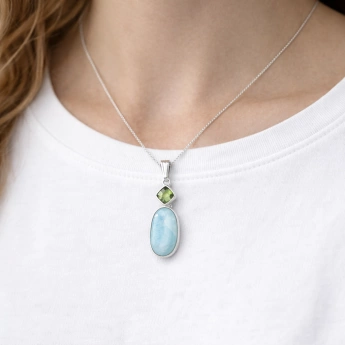 Stříbrný přívěsek s oválným larimarem a olivínem Oasis