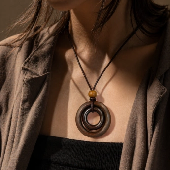 Dřevěný náhrdelník se dvěma kruhy Dual Long