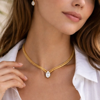 Luxusní ocelový náhrdelník se zirkonem