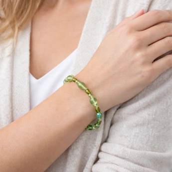 Světle zelený bižuterní náramek Zill