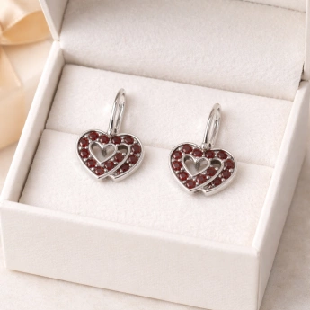 Stříbrné náušnice srdce s českým granátem Memory