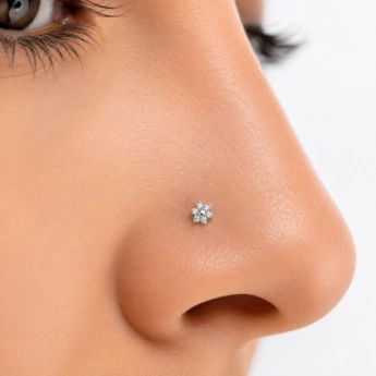 Ocelový piercing do nosu květina zirkon
