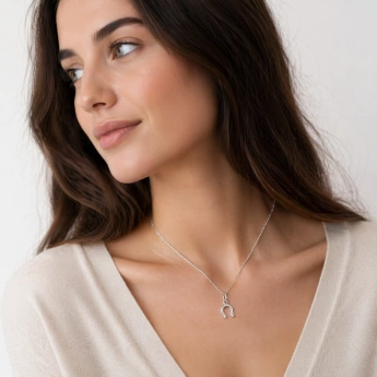 Stříbrný přívěsek podkova Katula