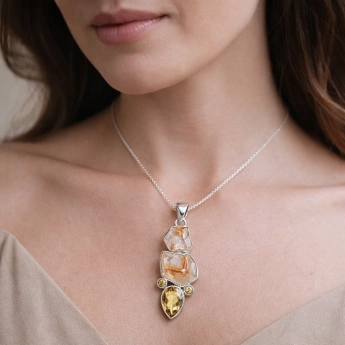 Stříbrný přívěsek s citrínem a sagenitem Adelein