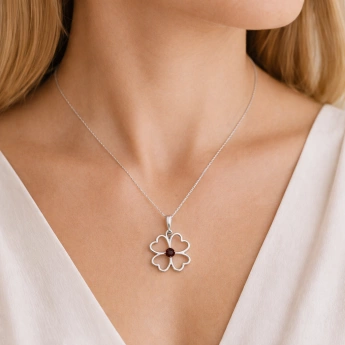 Stříbrný přívěsek čtyřlístek Buddy