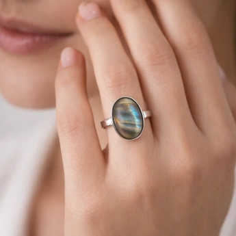 Stříbrný prsten s labradoritem Borealis