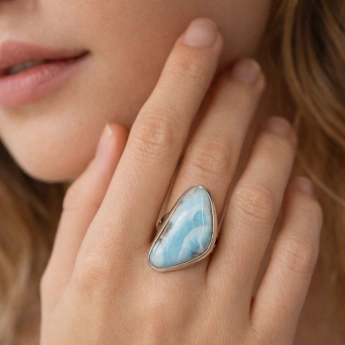 Stříbrný prsten s larimarem Noam