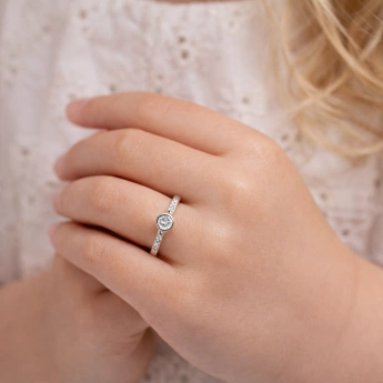 Stříbrný prsten se zirkony Elonie