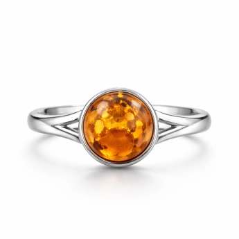 Stříbrný prsten s přírodním jantarem – medový kámen
