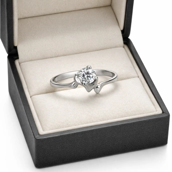 Minimalistický stříbrný prsten se zirkonem Lara