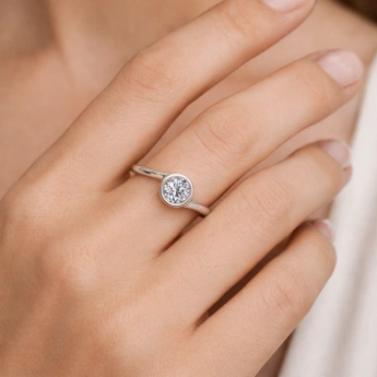 Stříbrný prsten se zirkonem Esma