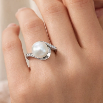 Stříbrný prsten s perlou a zirkony Perlia