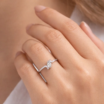Stříbrný prsten se zirkonem Elegance