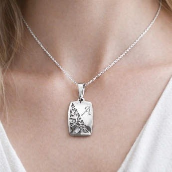 Stříbrný přívěsek s písmenem A Alia