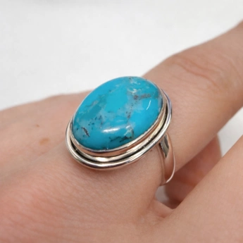 Stříbrný prsten s oválným tyrkysem Maris