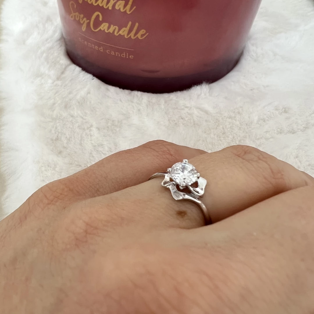 Stříbrný prsten se zirkonem Softie