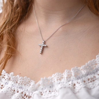 Stříbrný náhrdelník masivní kříž s moissanitem Cristo
