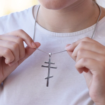 Ocelový náhrdelník s motivem kříže Christian