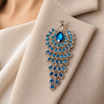 Brož Páv s krystaly Swarovski