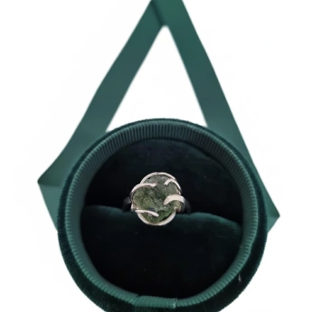 Stříbrný prsten s vltavínem Verik