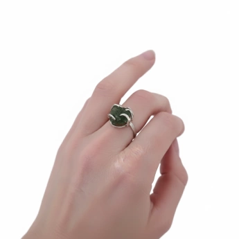 Stříbrný prsten s vltavínem Verik