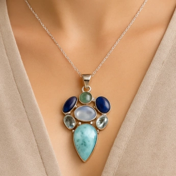 Stříbrný přívěsek s Larimarem, Měsíčním kamenem, Akvamarínem a Lapisem Lazuli Sloane