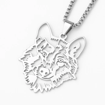 Ocelový přívěsek Vlk – symbol síly a svobody (řetízek zdarma)
