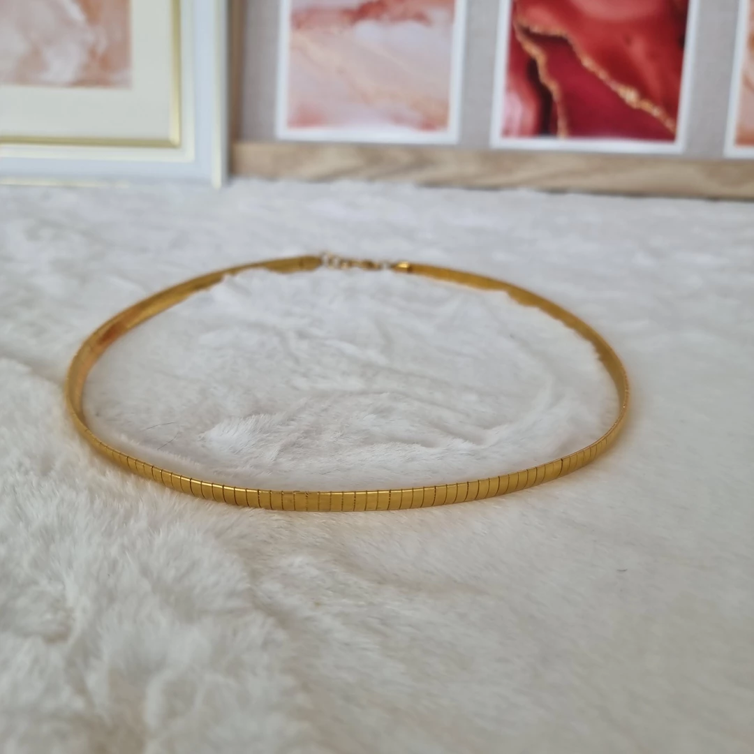 Bižuterní náhrdelník zlatý Ageus