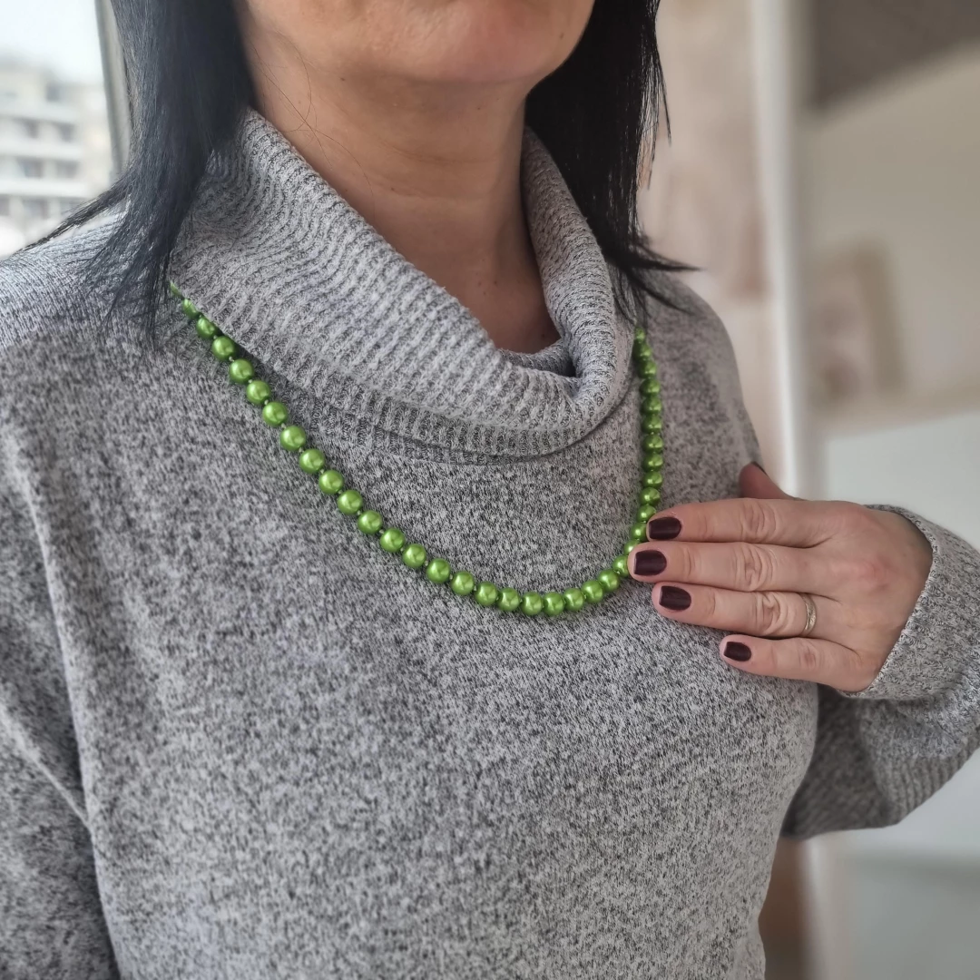 Bižuterní dlouhý zelený náhrdelník