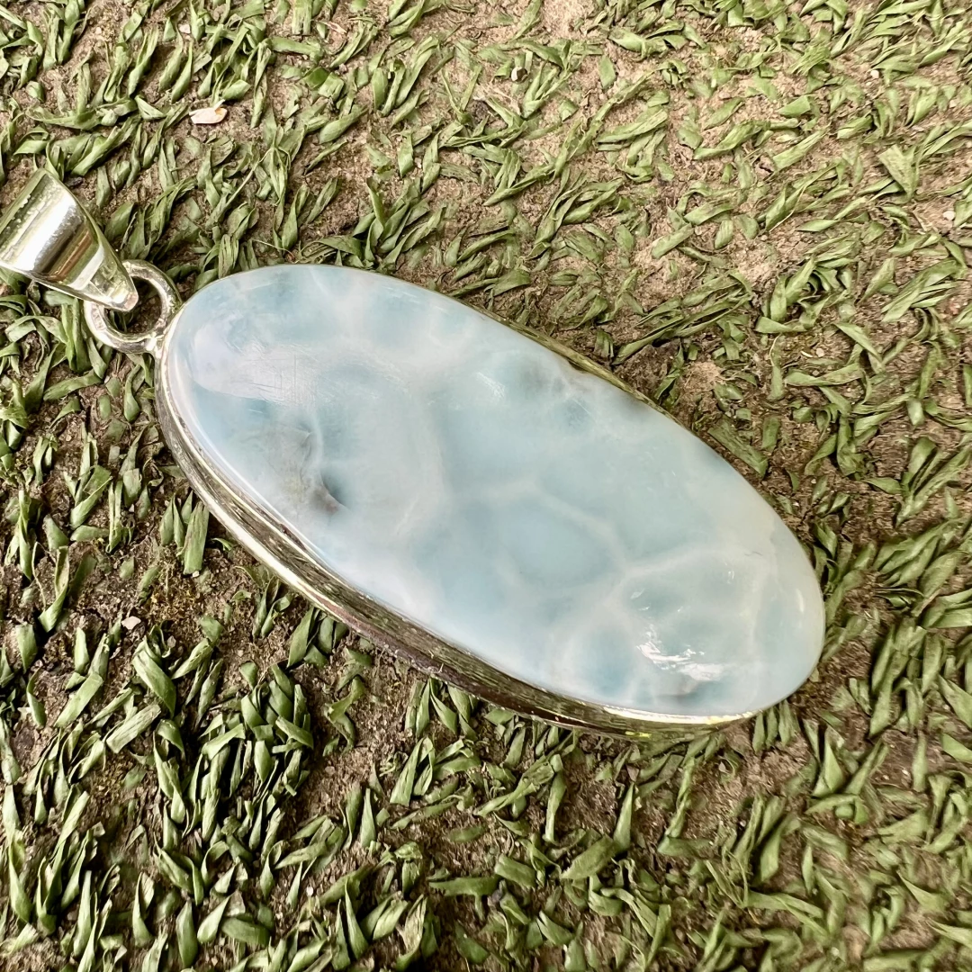 Stříbrný přívěsek s larimarem Veleina proud