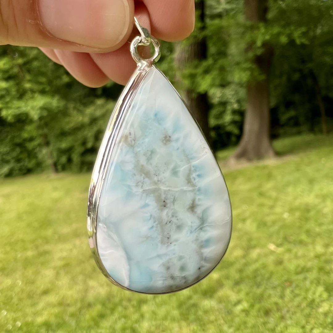 Stříbrný přívěsek s larimarem Veleina vlna