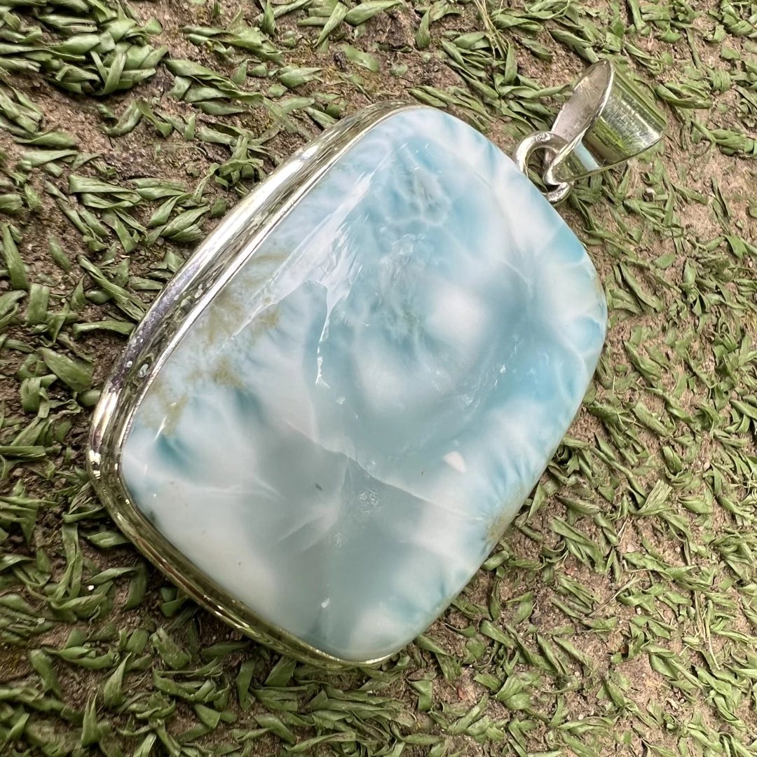 Stříbrný přívěsek s larimarem Veleina úlomek