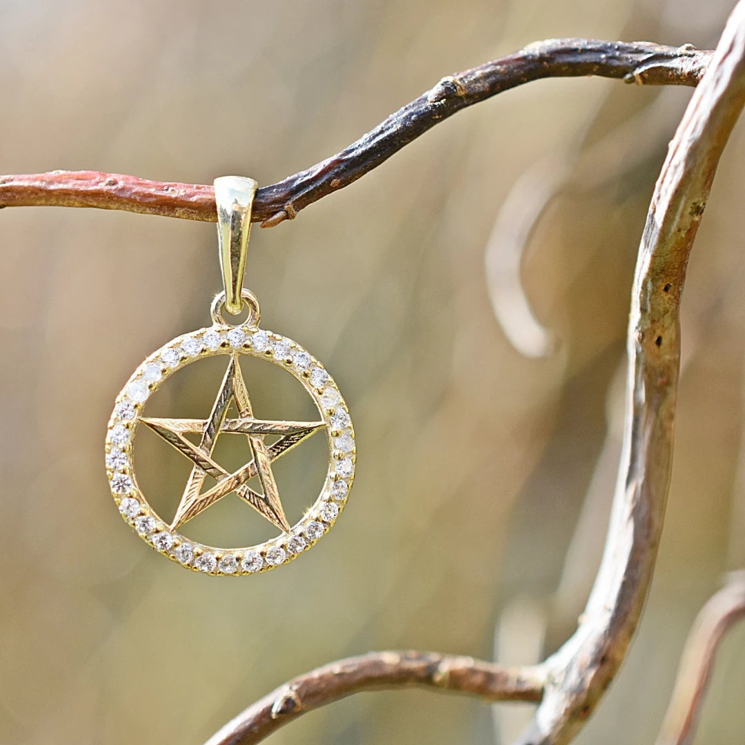 Zlatý přívěsek pentagram s diamanty Veolia