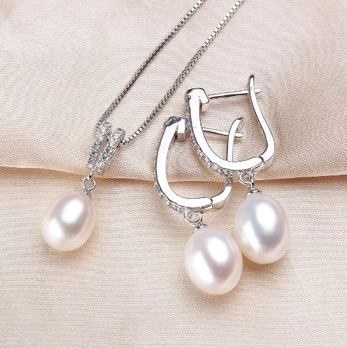 Stříbrná souprava perly bílé