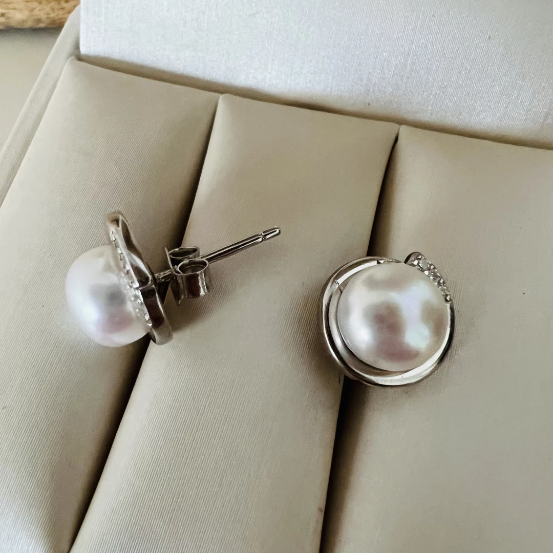 Stříbrné náušnice s perlou Josi