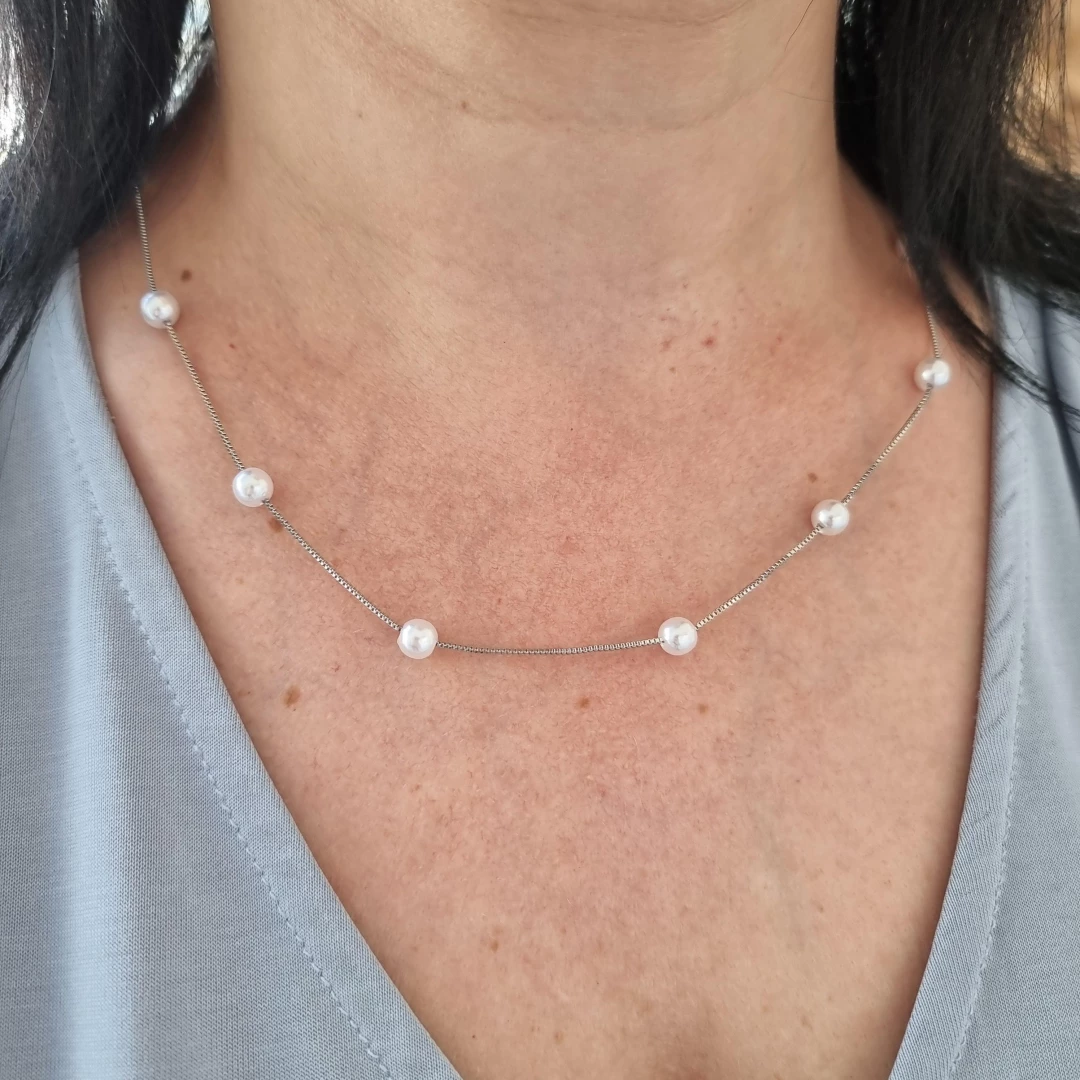 Stříbrný jemný kuličkový náhrdelník s perličkami Charlotte