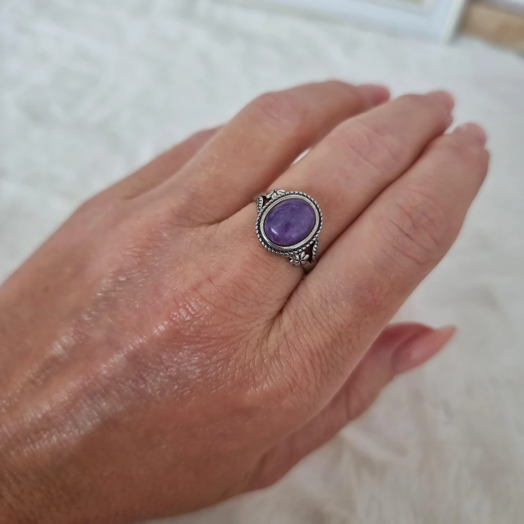 Stříbrný prsten čaroit