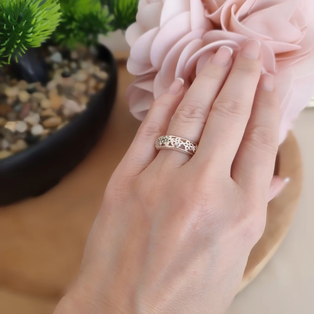 Stříbrný prsten kytky Faith Flower