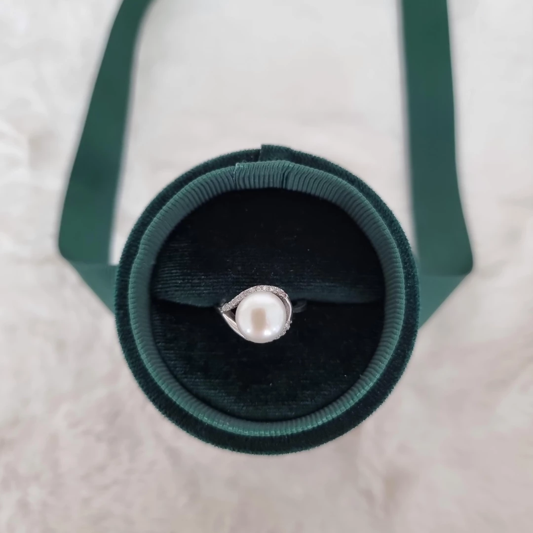 Stříbrný prsten s perlou a zirkony Francis
