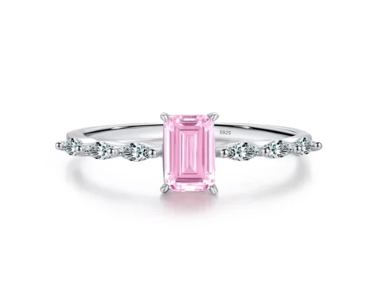 Stříbrný prsten s růžovým zirkonkem