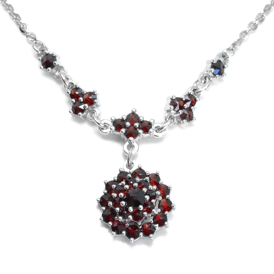 Stříbrný náhrdelník květ - český granát